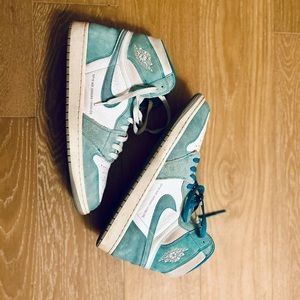 Air Jordan 1 “Turbo Green” sz13 Mint CONDITION